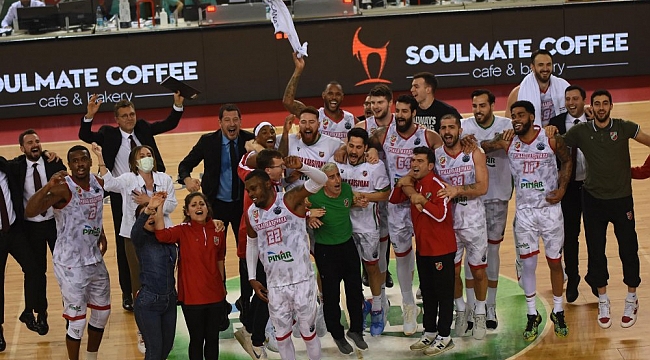 Pınar Karşıyaka'nın zafer gecesi: FIBA Şampiyonlar Ligi’nde son 8’e kaldı!