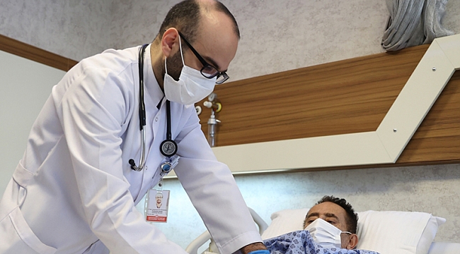 Filistinli hasta, İzmir'de sağlığına kavuştu