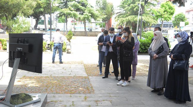 Nikah törenini ekrandan canlı olarak izlediler