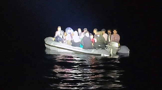 İzmir açıklarında 23 sığınmacı kurtarıldı