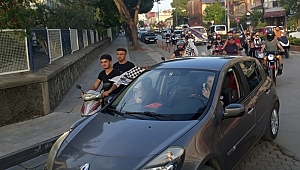 Ödemiş'te Beşiktaş taraftarları şampiyonluk konvoyu oluşturdu