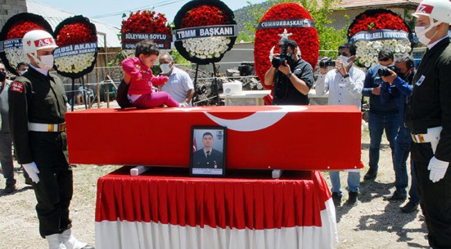 'Pençe-Yıldırım Harekatı' şehidi, Isparta'da son yolculuğa uğurlandı