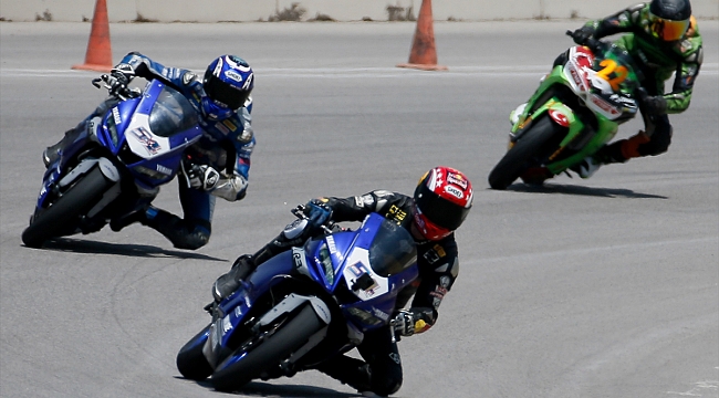 Türkiye Pist Şampiyonası 1. ayak yarışları İzmir'de yapıldı.