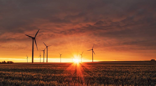 Alternatif enerji farkındalığı için 'Rüzgar Adam'