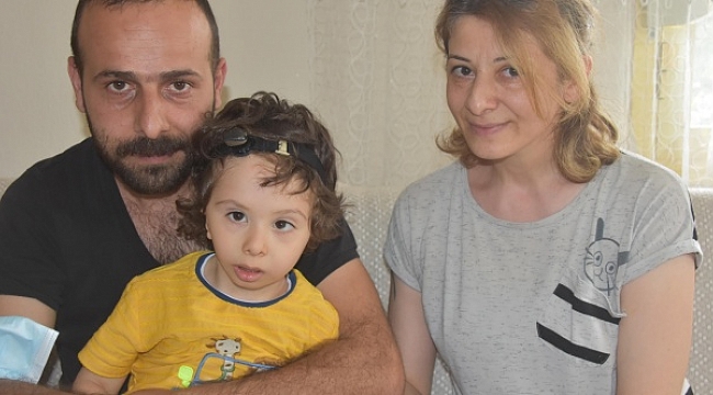 Doğuştan iki kulağı olmayan Alperen'in sağlığına kavuşması için 166 bin dolar gerekiyor