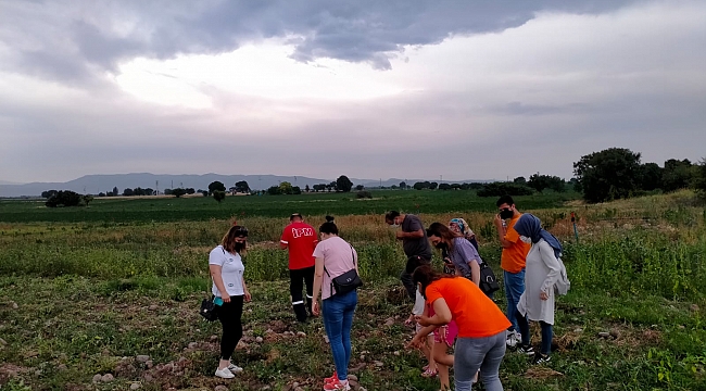 Kınık’ta Tibbi Ve Aromatik Bitki Yetiştiriciliği Kursiyerleri İlk Ürünleri Yerinde İnceledi