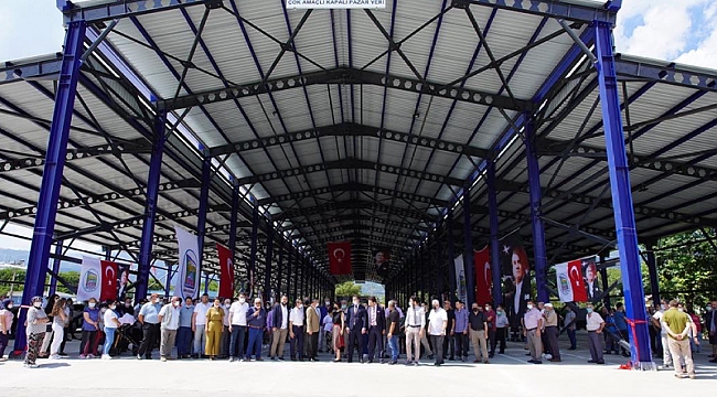 Kiraz'ın Çok Amaçlı Kapalı Pazar yeri açıldı