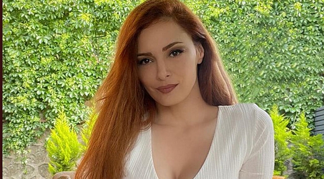 Mine Tugay&#039;dan bikinili tatil pozu! Hayranları beğeni yağdırdı