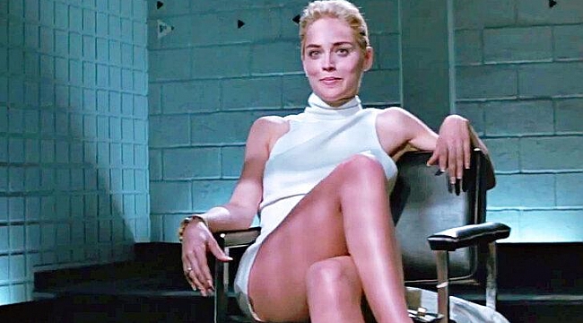 Sharon Stone bikinili pozuyla hayranlarını büyüledi
