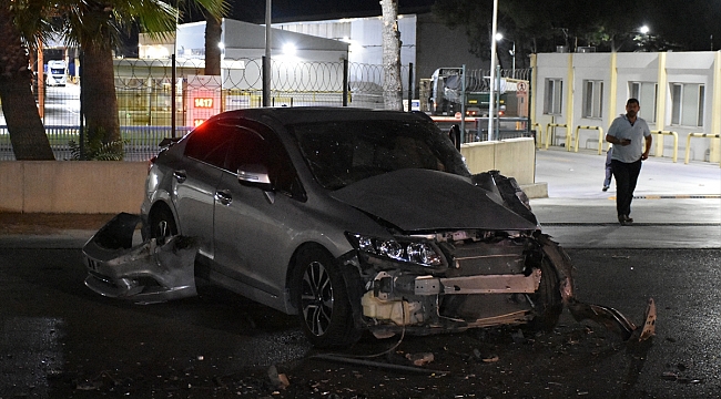 İzmir&#039;de trafik kazası: 2 yaralı