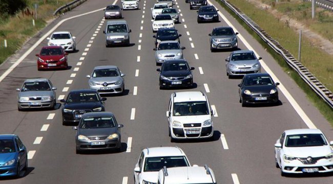 Sabah erken saatlerde başladı... TEM geçişlerinde geçişinde 'bayram' yoğunluğu