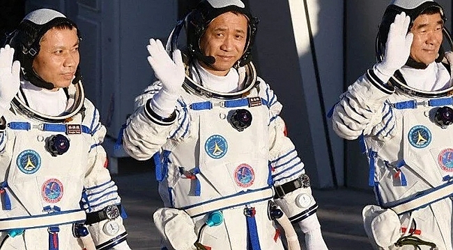 Yeni uzay istasyonunda ilk yürüyüş