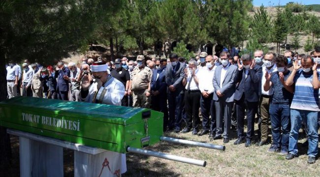 Bakan Mahmut Özer'in acı günü! Amcası Mehmet Özer son yolculuğuna uğurlandı