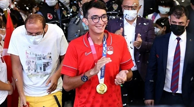 Olimpiyat Şampiyonu Mete Gazoz yurda döndü