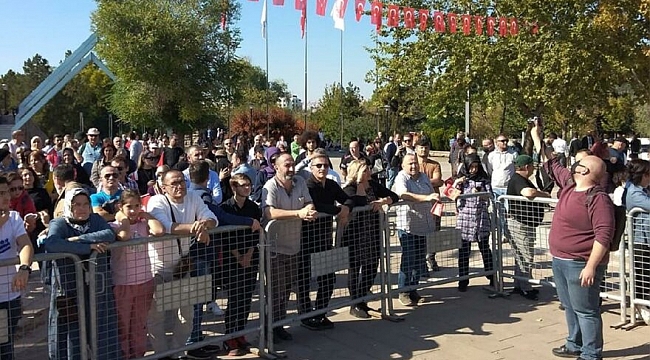 Aşı karşıtları bu kez Ankara&#039;da miting düzenledi
