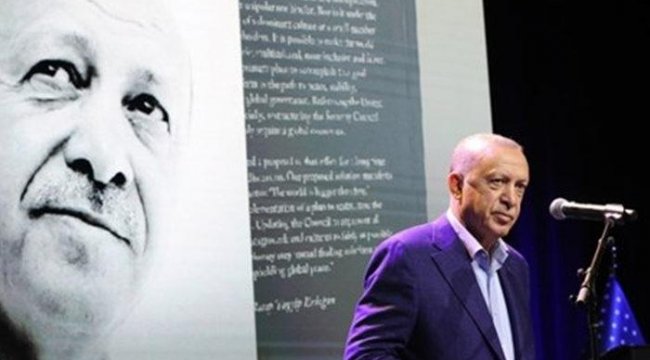 Cumhurbaşkanı Erdoğan’ın kitabı New York’ta led ekranlarda tanıtıldı