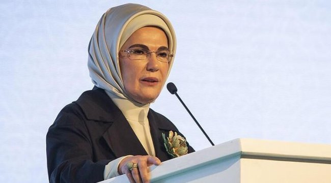 Emine Erdoğan, ders başı yapan öğrencilere başarılar diledi