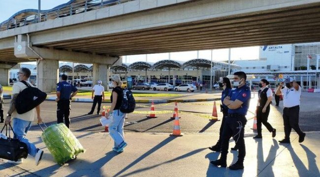 Havalimanında dehşete düşüren olay!
