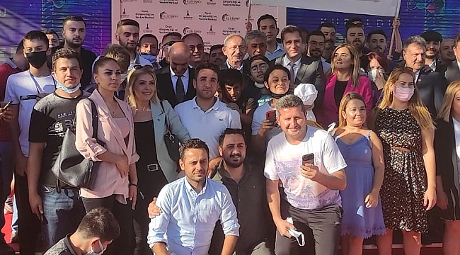 İzmir&#039;deki oyun fuarını Kılıçdaroğlu açtı