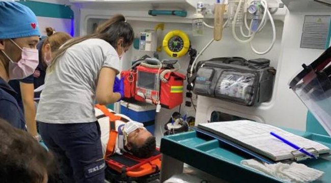 Kazada yaralanan otobüs şoförü &#039;Çalışmam lazım&#039; diyerek ambulanstan inmeye çalıştı