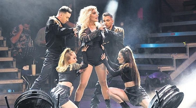 ‘Sahnemde benim gibi şizofren’