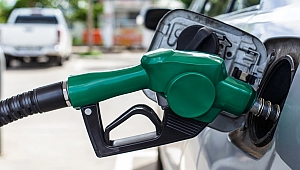 Asgari ücretle AB ve Türkiye'de kaç litre benzin alınabilir?