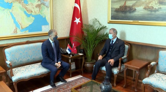 Bakan Akar, Sırbistanlı mevkidaşı ile görüştü