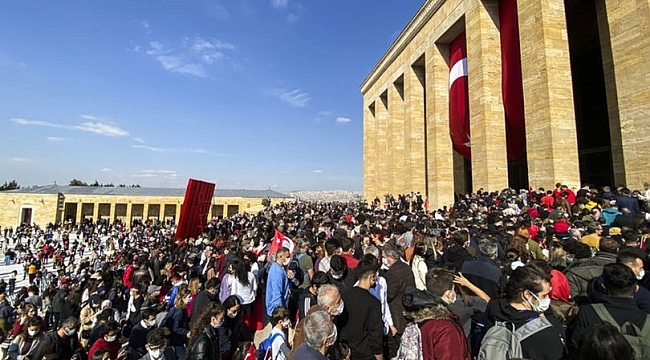 Cumhuriyet'in 98'inci yılında Anıtkabir'e akın ettik!
