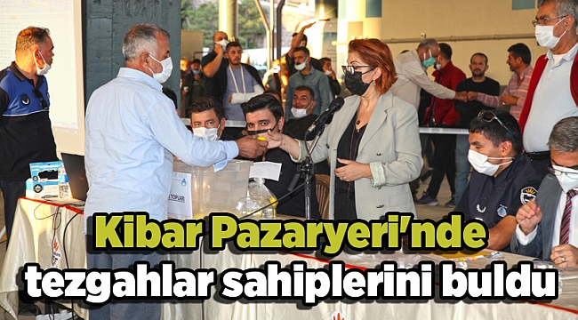 Kibar Pazaryeri'nde tezgahlar sahiplerini buldu