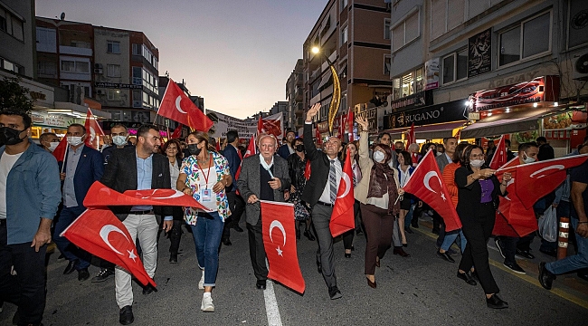 Soyer'den Aliağa'da mesajlar: “Dip dalgayı limana yanaştıracak olan biziz”