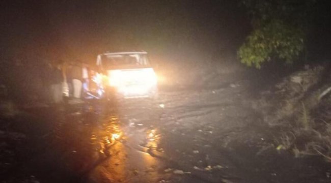 Tire-İncirliova Karayolu&#039;nda heyelan!