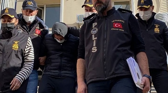 Evinin duvarına &#039;2023 savaş&#039; diye not almış