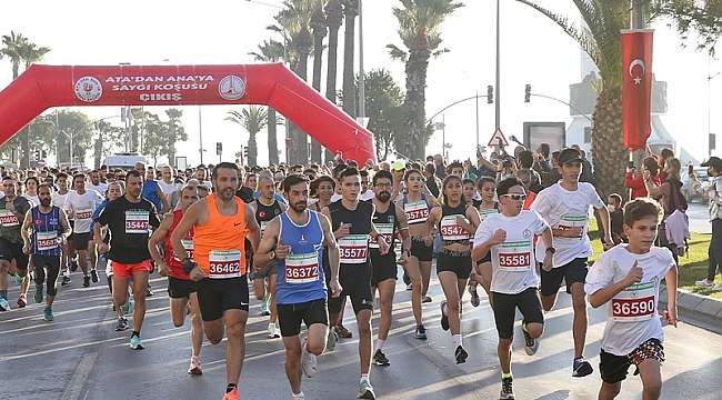 Karşıyaka'da 1250 kişi Ata’dan Ana’ya koştu