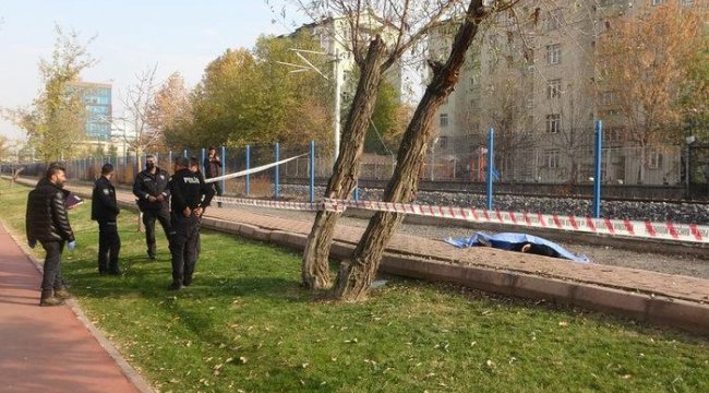 Parktaki ceset, polisi alarma geçirdi! Vatandaşlar meraklı gözlerle izledi