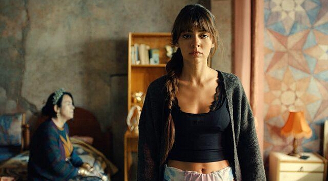 Üç Kuruş&#039;ta büyük aşk böyle ortaya çıkıyor!