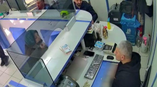 Yanlışlıkla fazla dolar verdiler! Kamera kayıtlarındaki müşteriyi arıyorlar