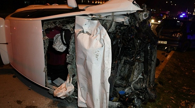 Yaralılara yardım için koştu, başka bir aracın altında kaldı