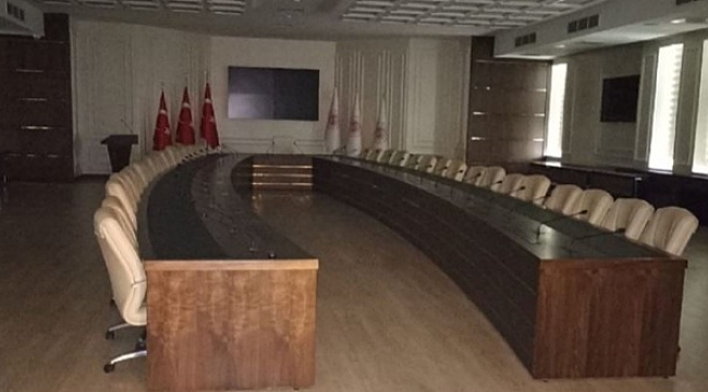 Asgari ücret görüşmelerinin yapılacağı salon boş çıktı!