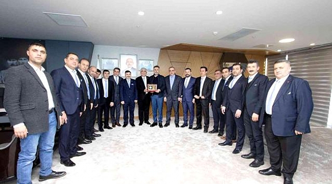 Bayraklı Belediyesi'nden berberlere can suyu