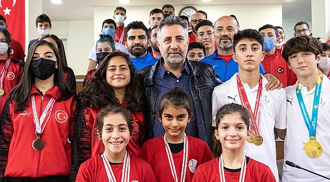 Bayraklı'nın sporcularından gurulandıran tablo: 4 branşta 141 madalya