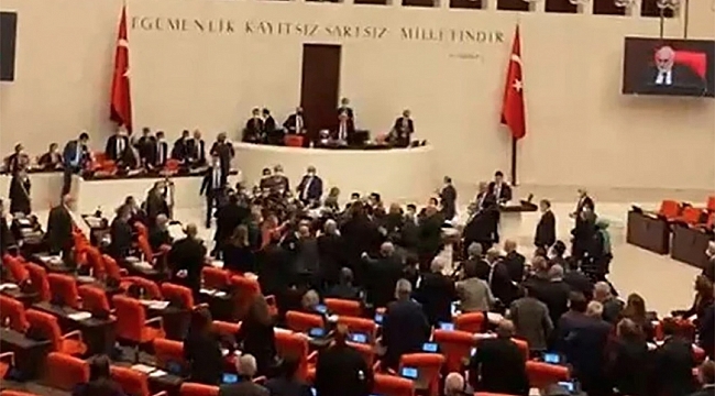 Bütçe görüşmelerinde kavga: Yumruklar konuştu