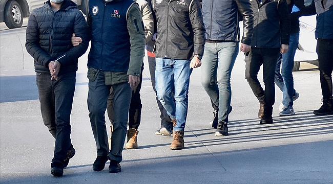 İzmir'de uyuşturucu operasyonu: 30 gözaltı 