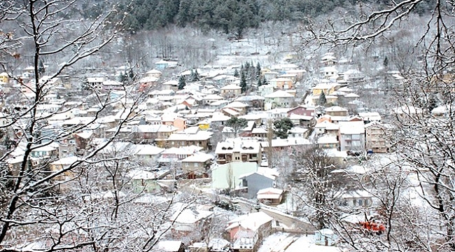 İzmir'in zirvesi beyaza büründü