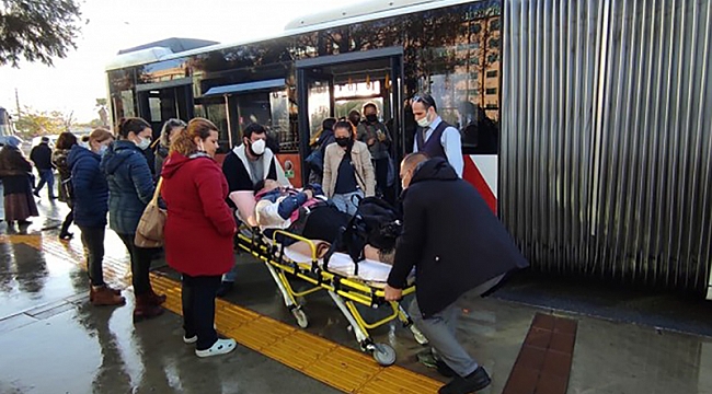 Otobüste fenalaşan yolcunun yardımına şoför yetişti