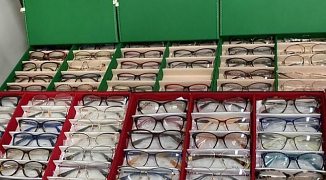 Piyasa değeri 600 bin TL kaçak gözlükler ele geçirildi