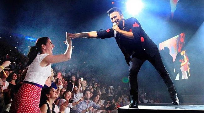 Tarkan&#039;dan hayranlarını heyecanlandıran paylaşım!