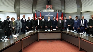 AKP'den istifa eden 20 kişi CHP'ye katıldı