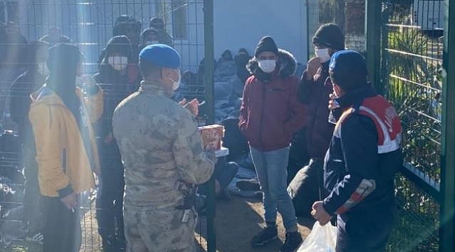 İzmir'de 313 düzensiz göçmen yakalandı