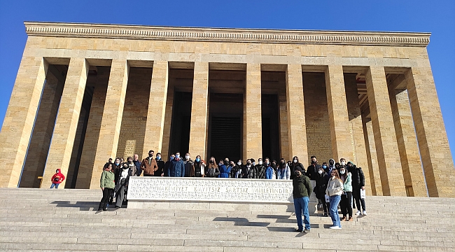 Kınık Belediyesi öğrencilerle Anıtkabir’de