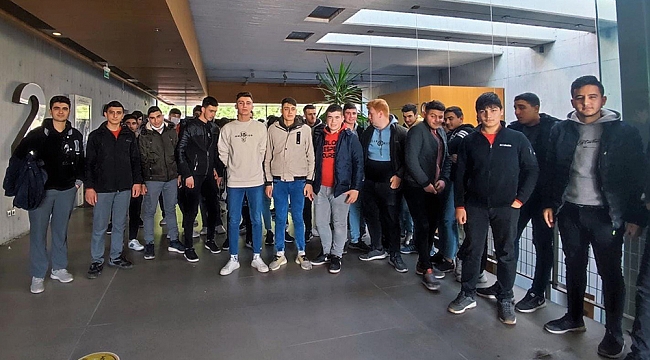 Kınıklı öğrenciler “İyi ki Varsın Eren” dedi